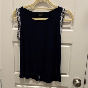 W5 Women's Navy and White Patterned Tank Top